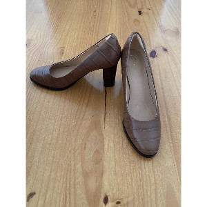 Clarks Exclusive Office Heels for Women