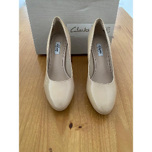 Clarks Exclusive Office Heels