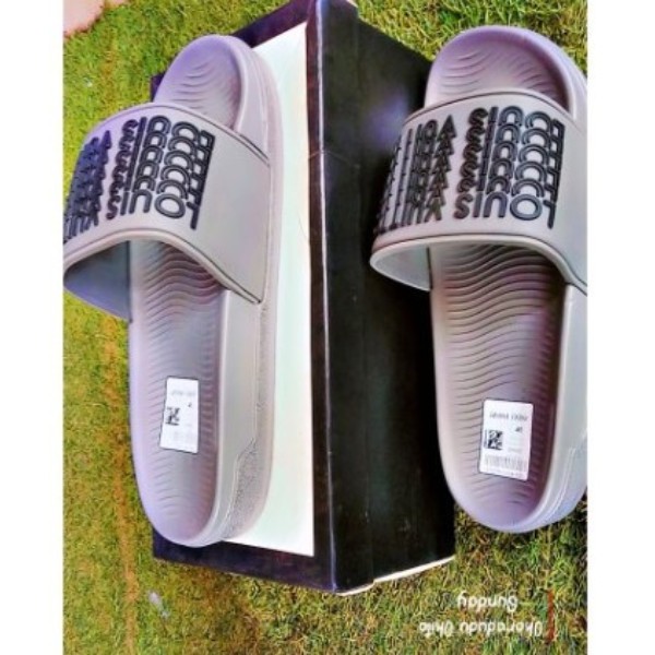 Louis Vuitton Slide Size 45